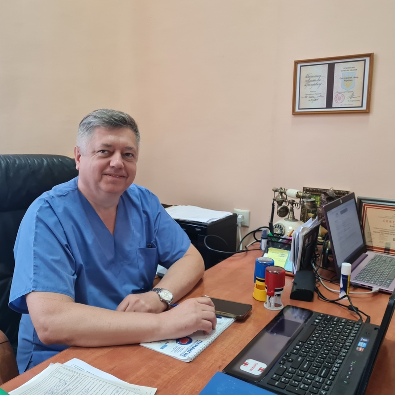 Богомол Анатолій Григорович, Заслужений Лікар України, Завідувач Відділення Гінекології Олександрівської Клінічної Лікарні м. Києва.